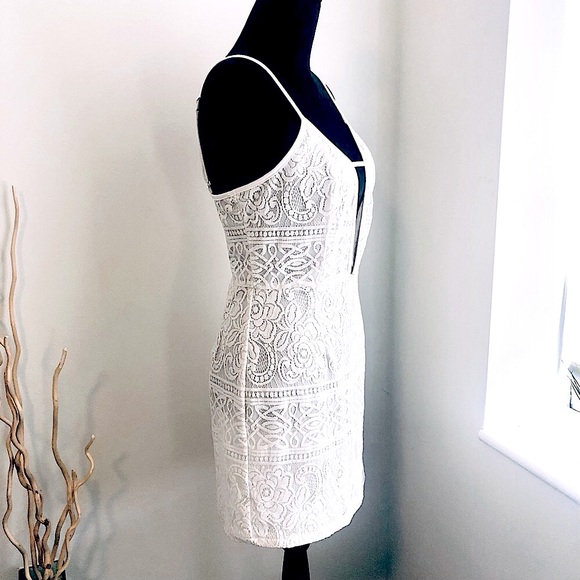 🎉 Fitted Body-con Mini Cocktail Dress NWT - Picture 3 of 11